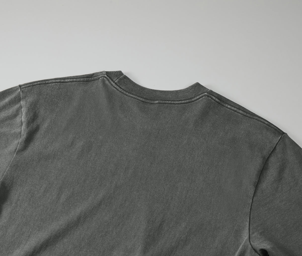 6.2オンス オープンエンド フェードウォッシュ ロングスリーブ Tシャツ（2.1インチリブ）